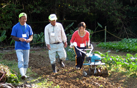 耕うん機で楽しい初体験