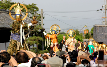 �����������н����������ַ���