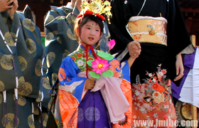 �����������н����������ַ���