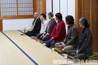 德国人在日本的寺院里体验禅文化