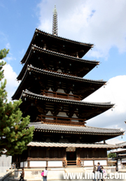 奈良的世界遗产法隆寺五重塔