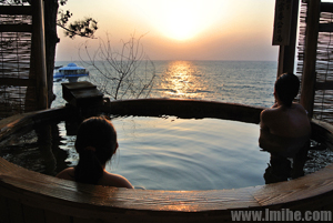 �ϼͰױ���ȪϣĦ���Ƶ�