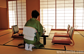 �ձ��͸�ɽ��֮���Ƶ�ͷ�